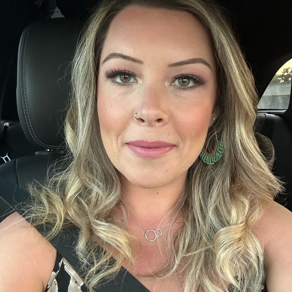 Meet your Posher, Ashley